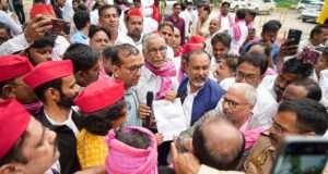 शहर में जलजमाव को लेकर सपा का जोरदार प्रदर्शन