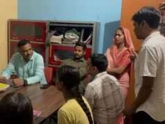 जिलाधिकारी पवन कुमार गंगवार की हनक से छूट रहे कर्मचारियों के पसीने