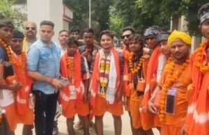 संग्रामगढ़ थाना प्रभारी ने कांवड़ियों की सेवा कर किया स्वागत
