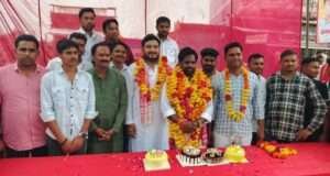 बबीना की सियासत में सुनील कुशवाहा की दस्तक, जन्मदिन पर गांव-गांव किया जनसंपर्क
