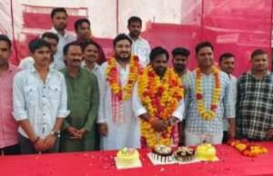 बबीना की सियासत में सुनील कुशवाहा की दस्तक, जन्मदिन पर गांव-गांव किया जनसंपर्क