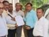 राष्ट्रीय पत्रकार संघ भारत के पदाधिकारियों ने पत्रकारों की समस्याओं को लेकर पांच सूत्री ज्ञापन जिलाधिकारी को सौंपा