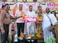 खागा में रसोइया सम्मान समारोह, 30 शिक्षकों को मिले कैशलेस चिकित्सा कार्ड