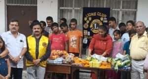 दृष्टी दिव्यांग बच्चों के साथ खुशियां बांटी’
