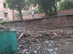 जोरदार बारिश से अम्बेडकर विहार की दीवार क्षतिग्रस्त