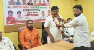कार्यकर्ता घर घर पहुंचाए तिरंगा और समरसता का संदेश:सुधीर सिंह