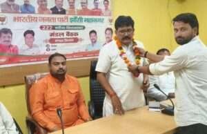 कार्यकर्ता घर घर पहुंचाए तिरंगा और समरसता का संदेश:सुधीर सिंह