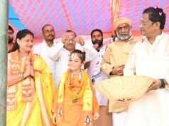 बाल श्रीश बाहुबली महाराज के संकल्प को विधायक ने पुष्पवर्षा कर बढ़ाया मान