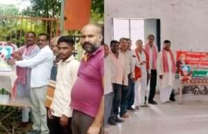 बंद विद्यालयों को दोबारा खोलने की मांग को लेकर सपाइयों ने किया प्रदर्शन