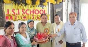 शिक्षक दिवस पर जामिया सारा इस्लामिया (जेएसआई) पब्लिक स्कूल में शिक्षक सम्मान समारोह का हुआ आयोजन
