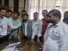 परिसर में जलभराव के समाधान को लेकर वकीलों ने उठाई आवाज, एसडीएम को सौंपा ज्ञापन