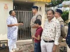 बढ़नी रेलवे स्टेशन परिसर स्थित मंदिर में शिवलिंग क्षतिग्रस्त, मूर्ति गायब; जांच में जुटी पुलिस